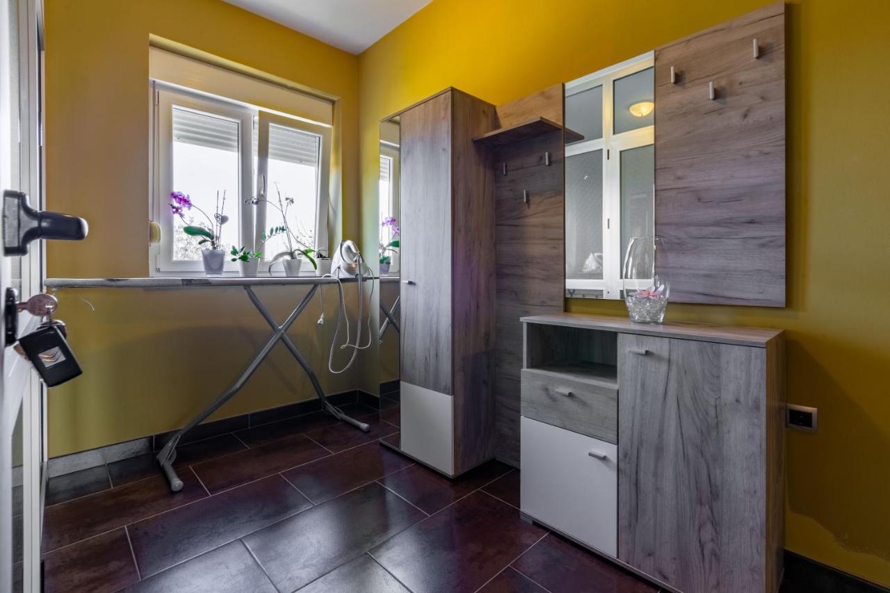 Rs Two Bedroom Apartment Sukošan Buitenkant foto